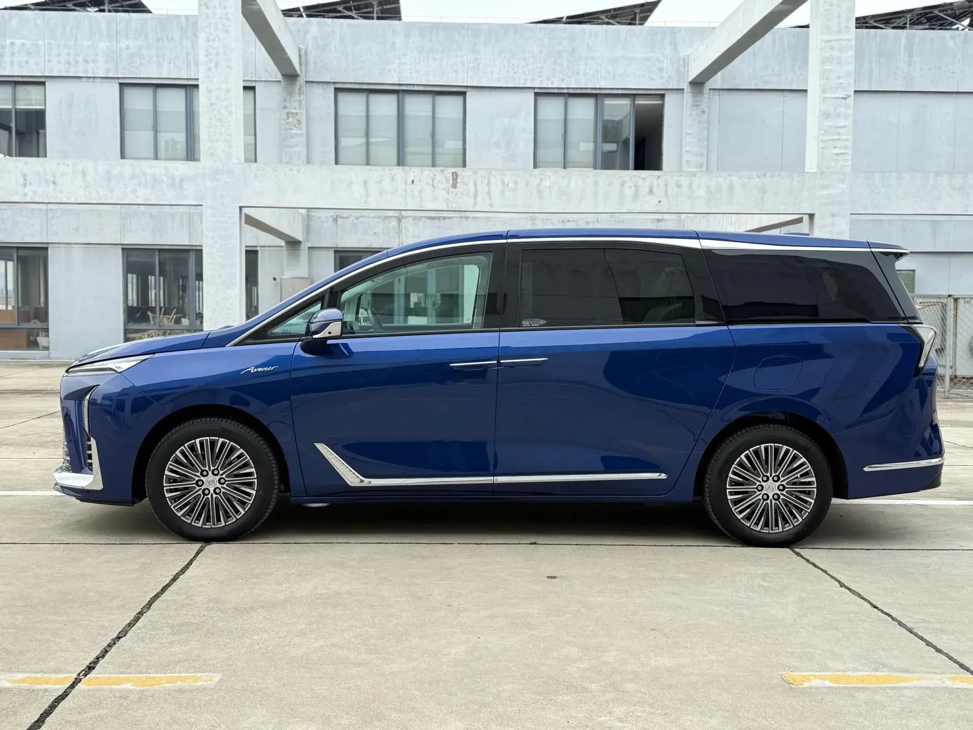 2024 BUICK GL8 thumbnail 4