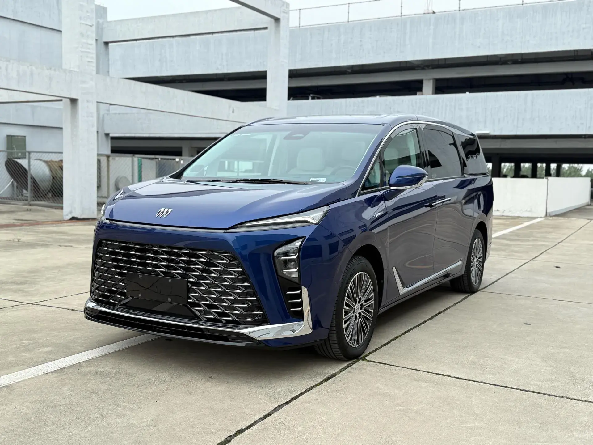 2024 BUICK GL8 view 1