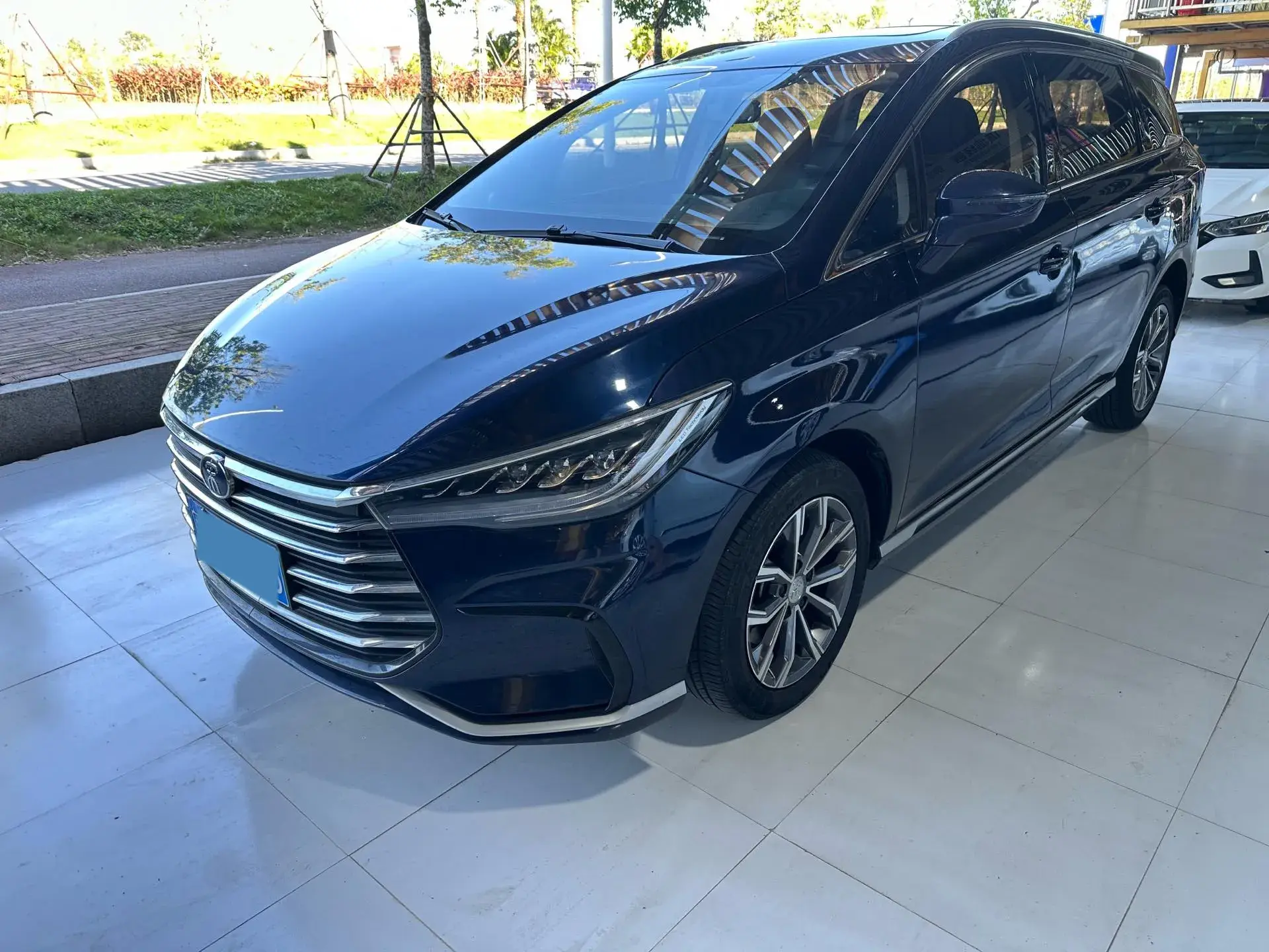 2021 BYD SONG view 1