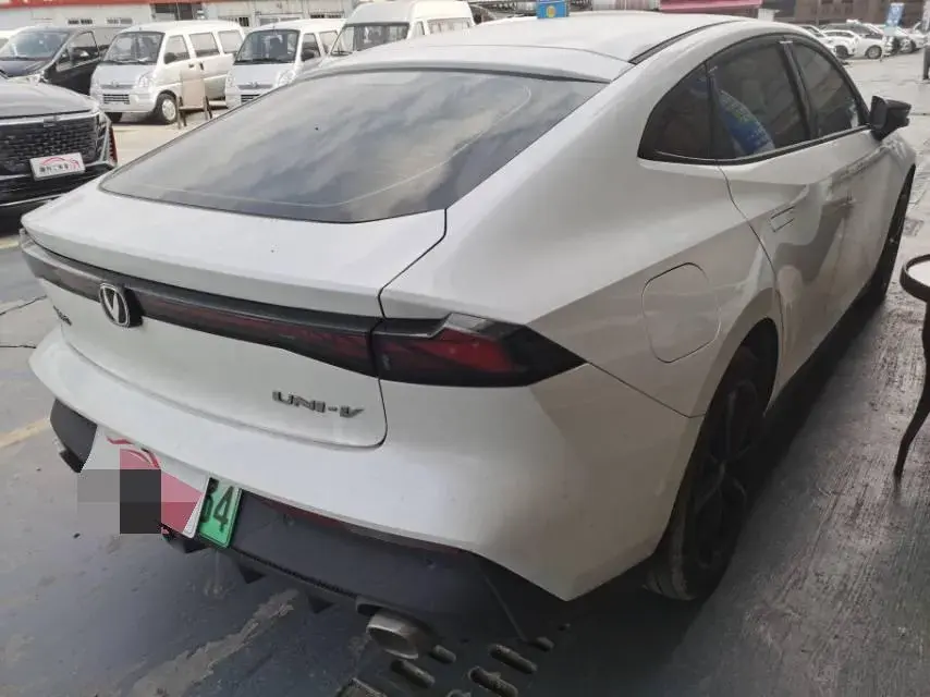 2023 CHANGAN UNI-V thumbnail 3