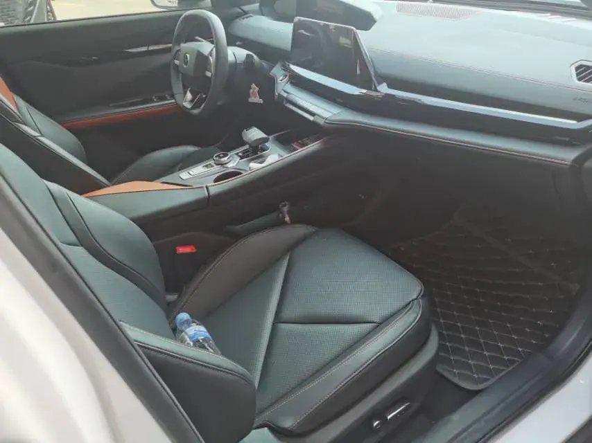 2023 CHANGAN UNI-V thumbnail 4