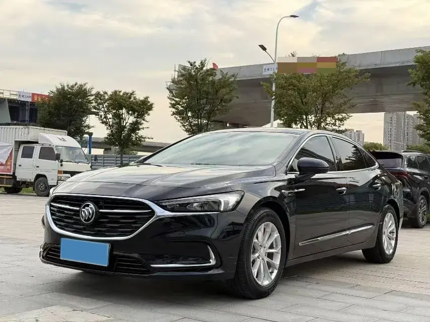 2021 BUICK LARCOSSE view 1