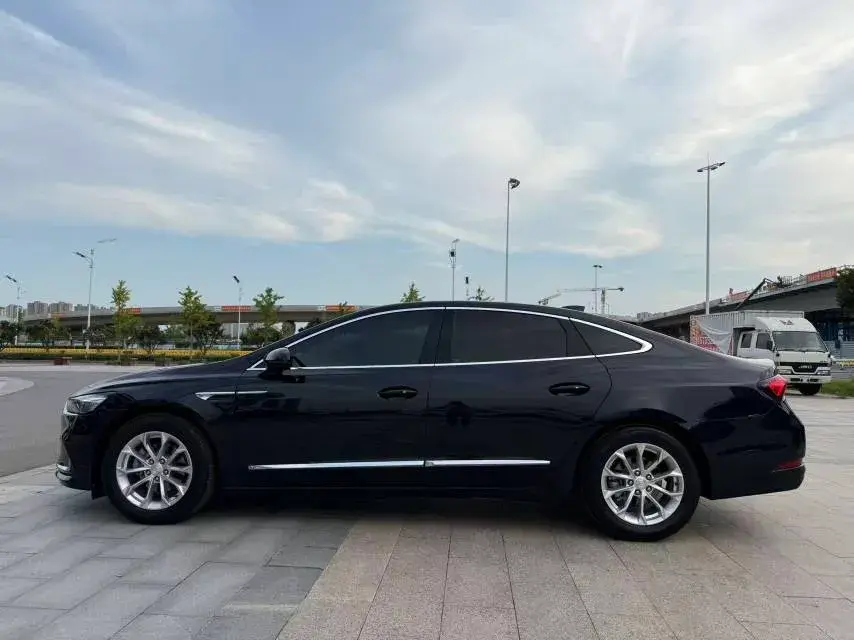 2021 BUICK LARCOSSE thumbnail 3