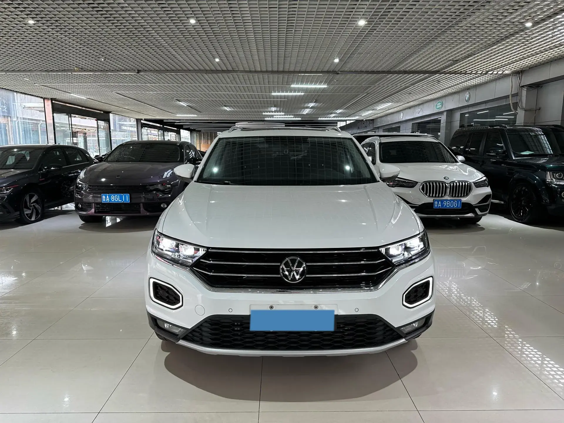 2022 VOLKSWAGEN T-ROC thumbnail 2