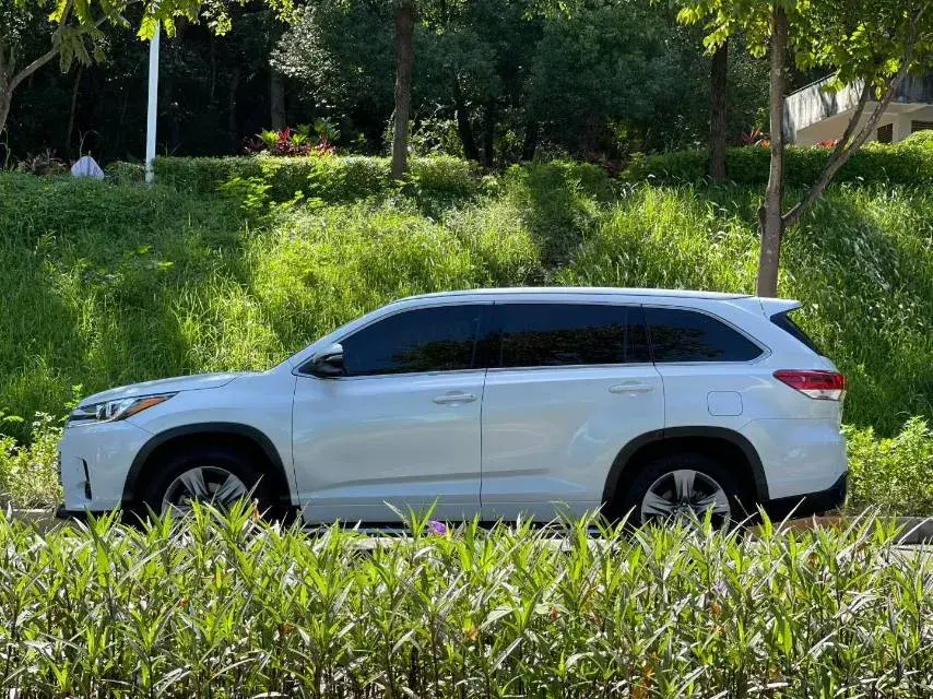2021 TOYOTA HIGHLANDER thumbnail 3