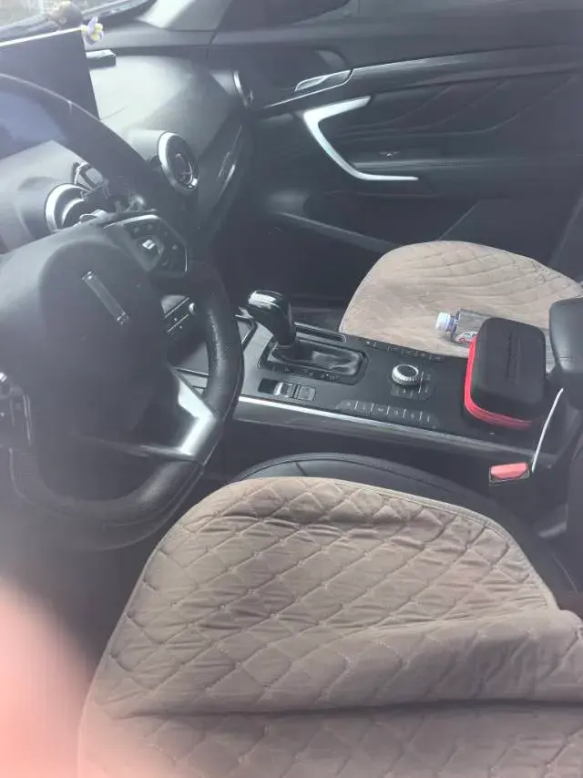 2017 WEY VV7 thumbnail 4