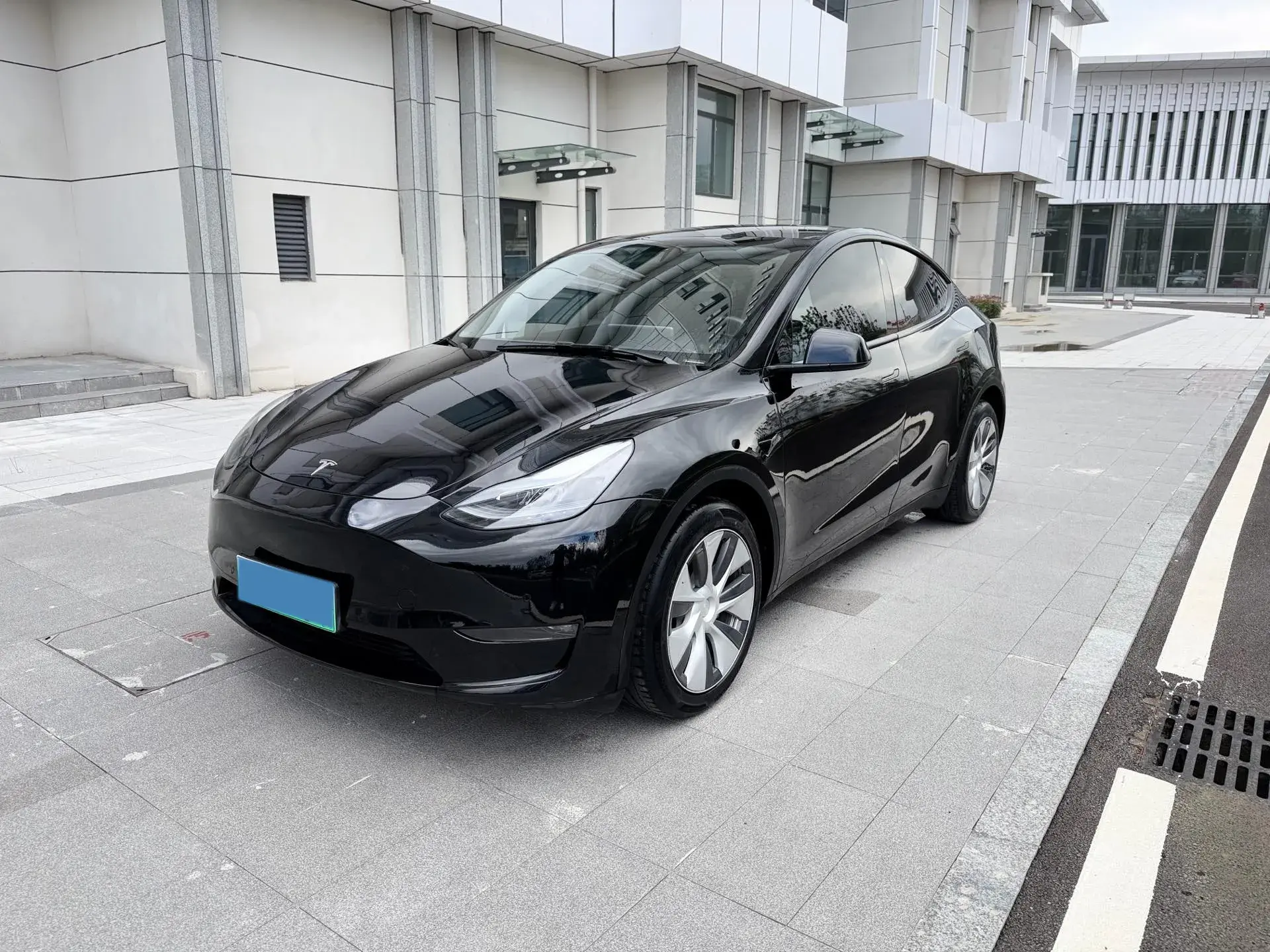 2021 TESLA MODEL view 1