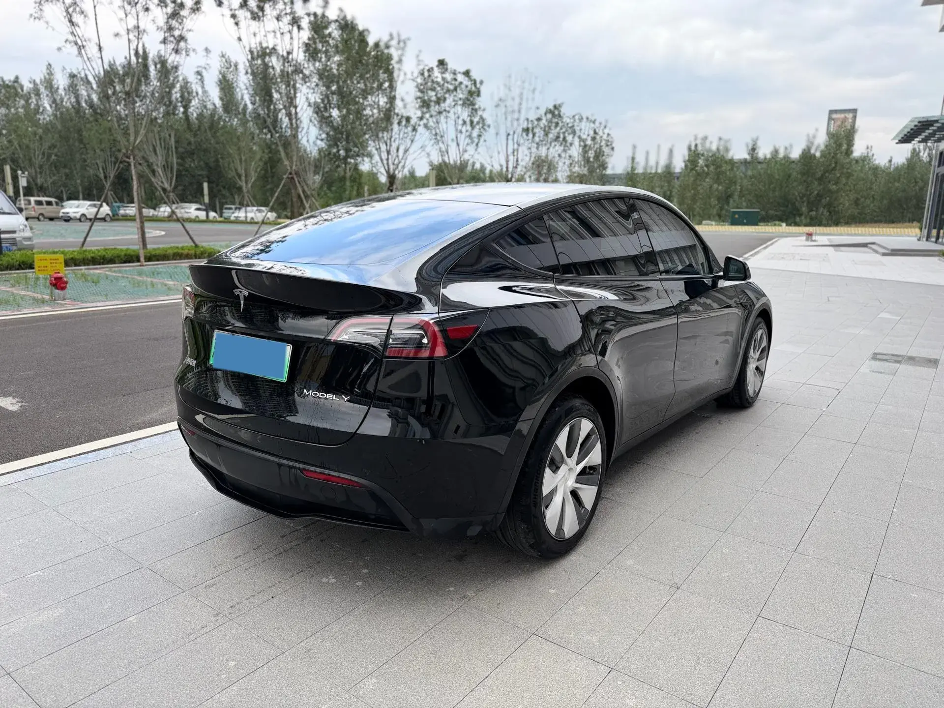 2021 TESLA MODEL thumbnail 4