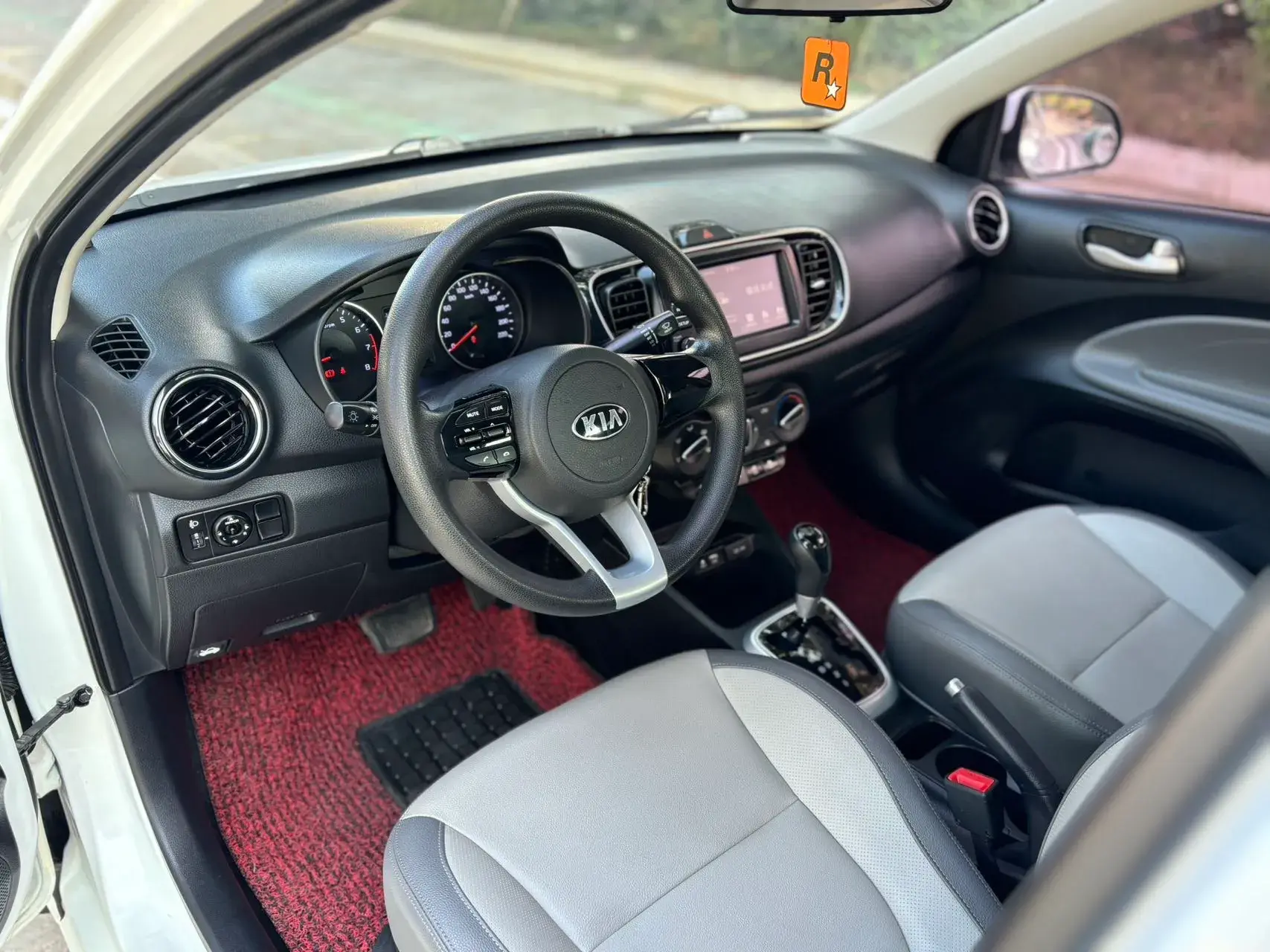 2017 KIA PEGAS thumbnail 4