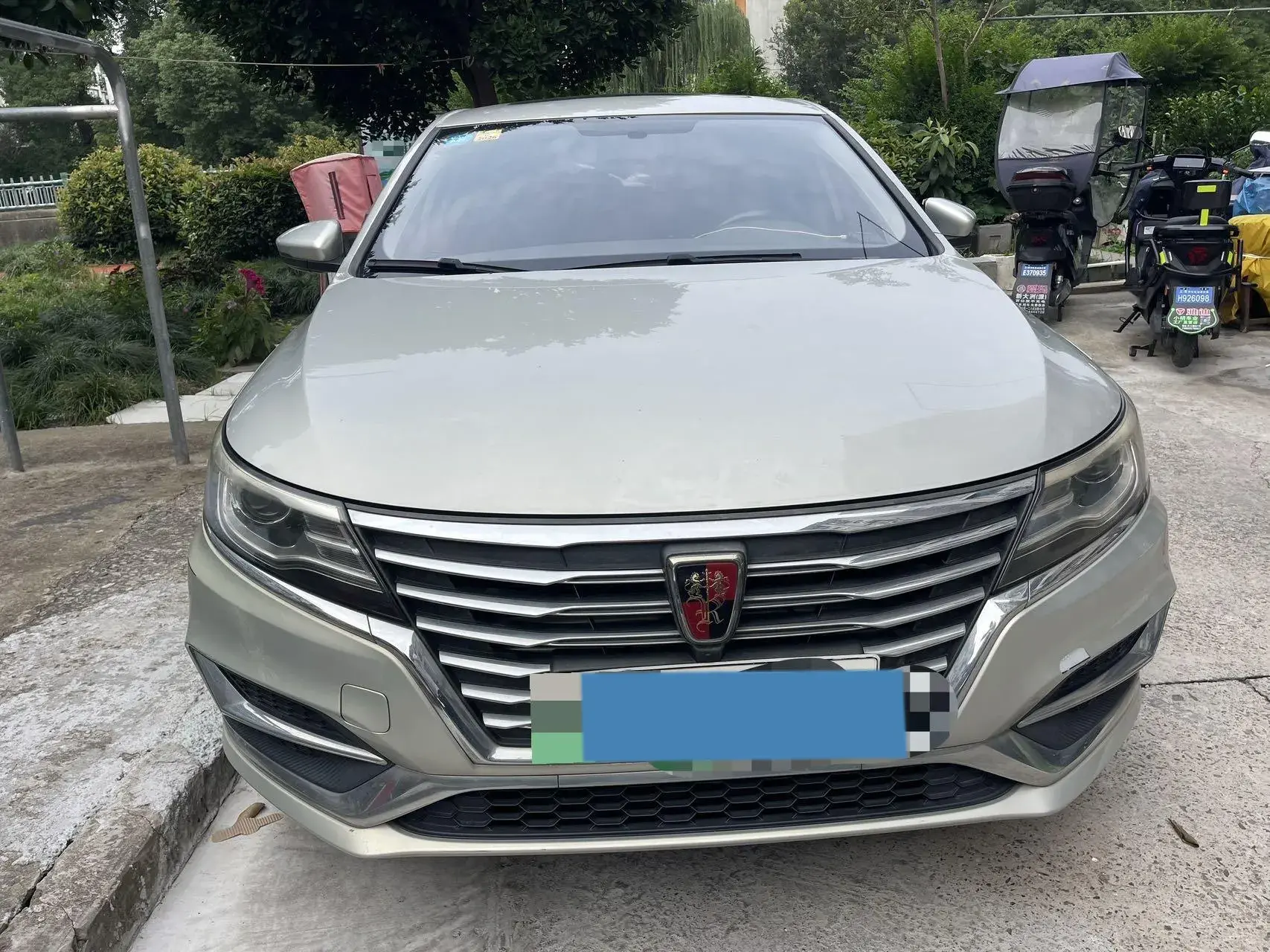 2017 ROEWE I6 thumbnail 2
