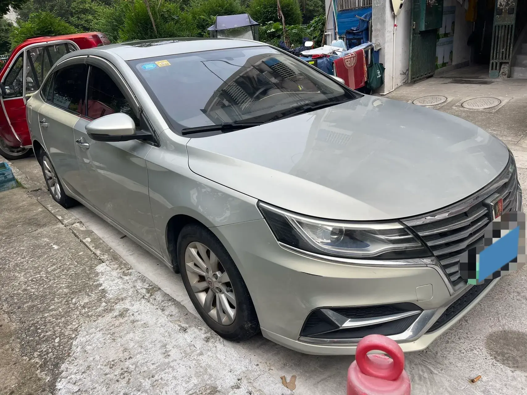 2017 ROEWE I6 thumbnail 3
