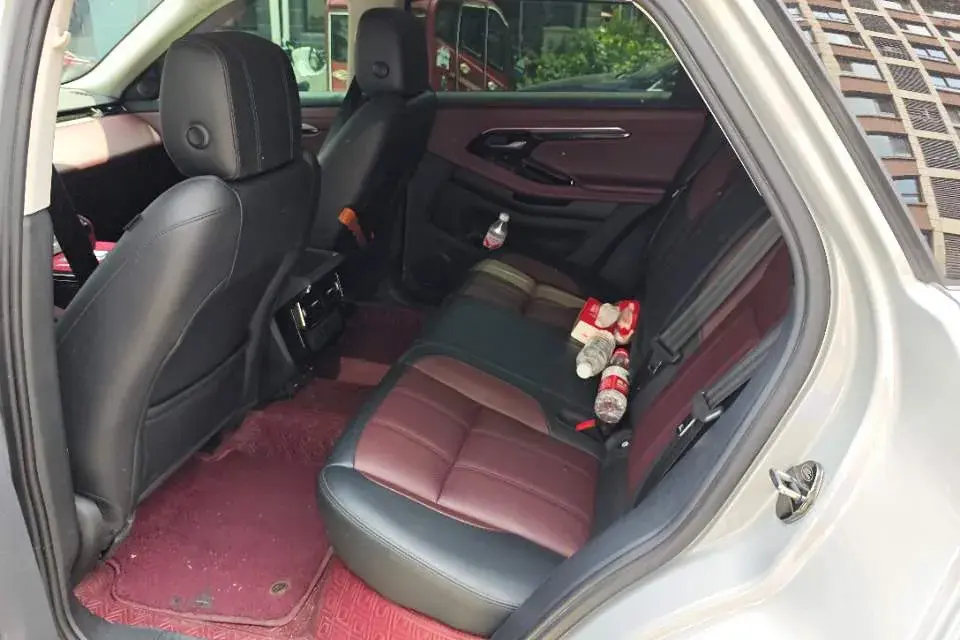 2021 LAND ROVER thumbnail 4