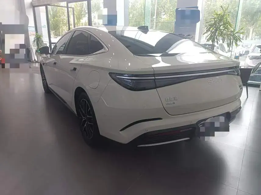 2025 BYD SEAL07 thumbnail 3