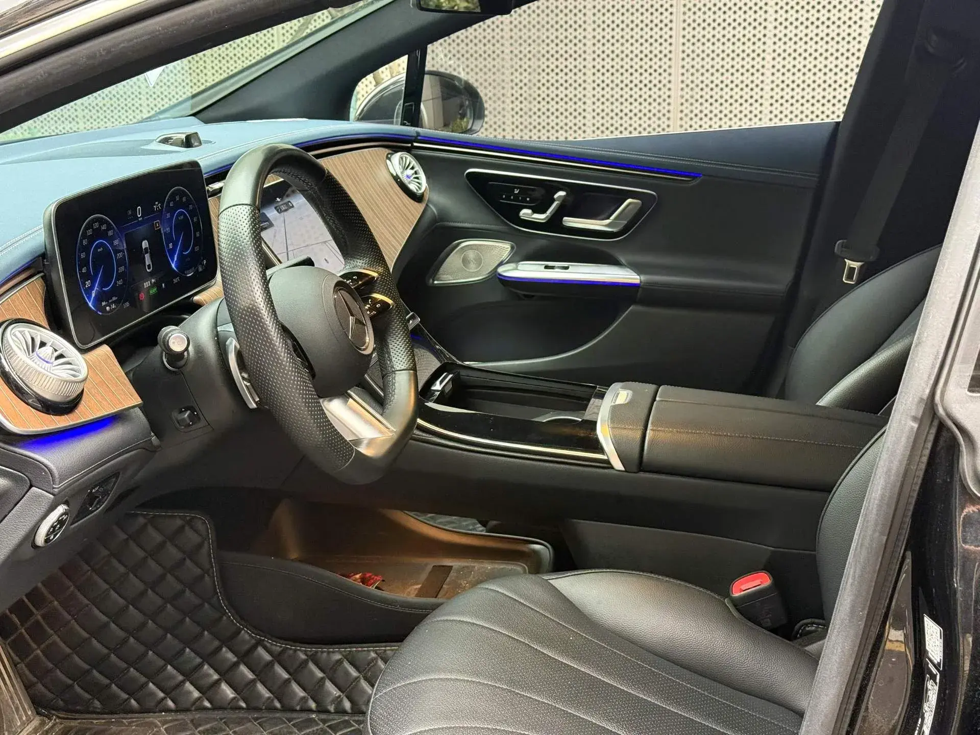 2022 MERCEDES-BENZ EQE thumbnail 2