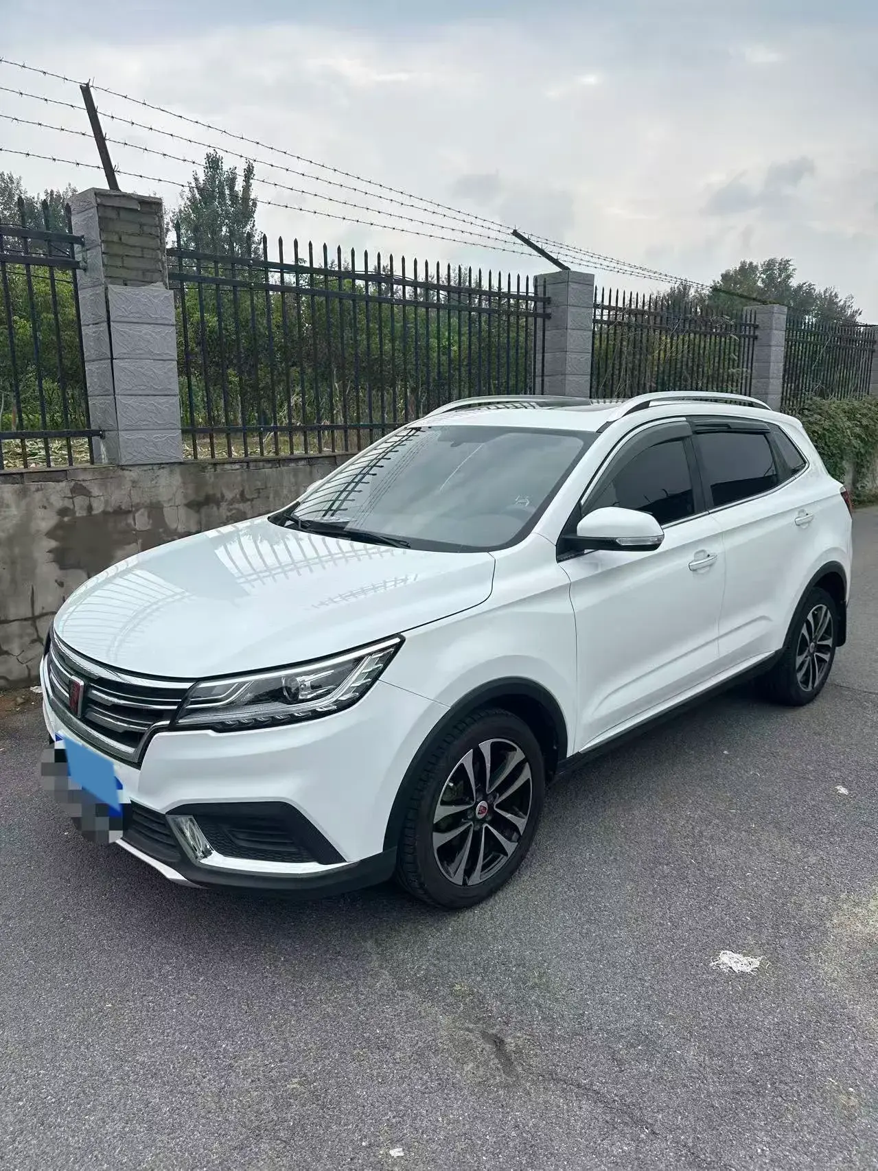 2018 ROEWE RX3 view 1