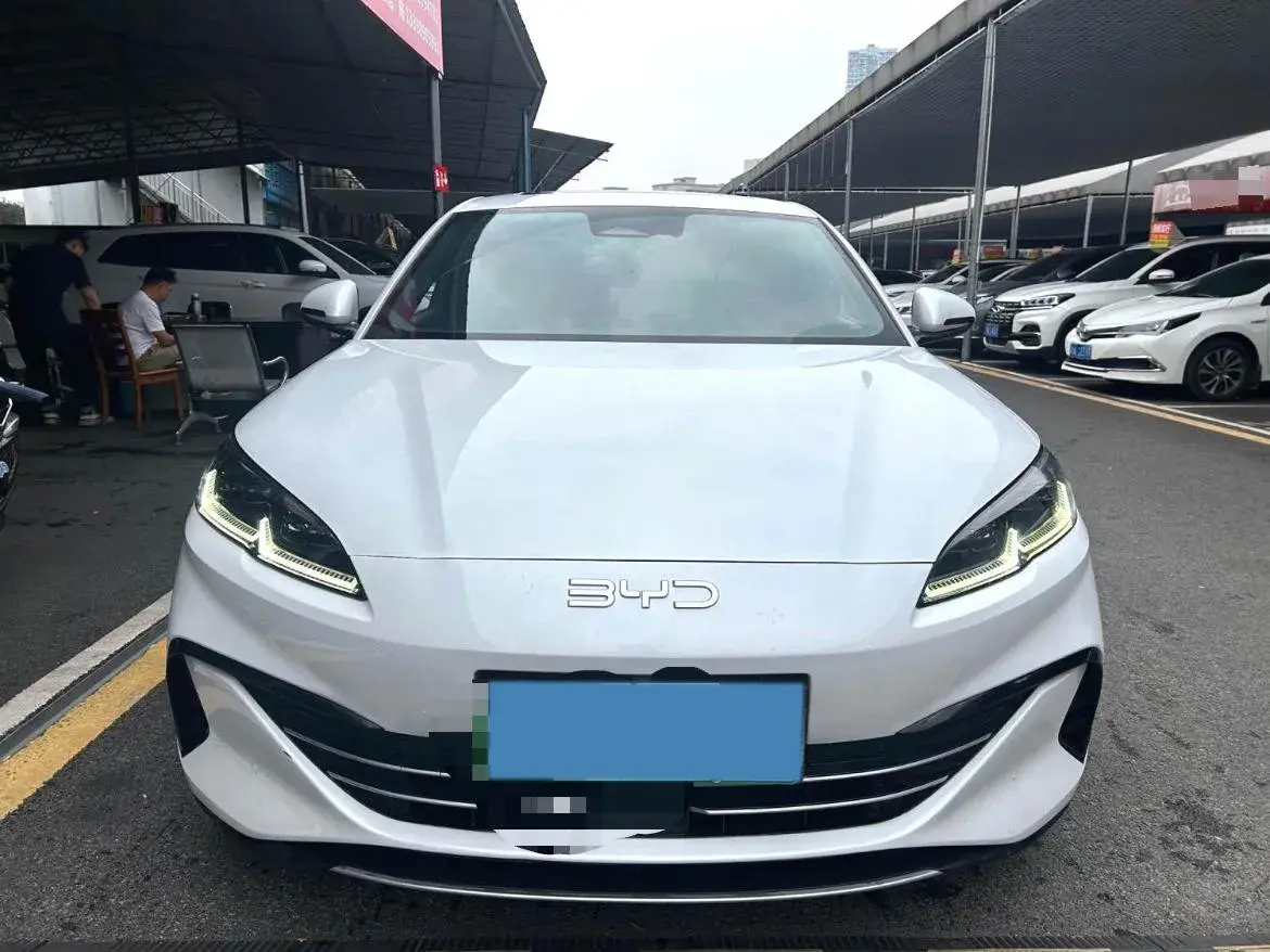 2024 BYD SEAL thumbnail 2