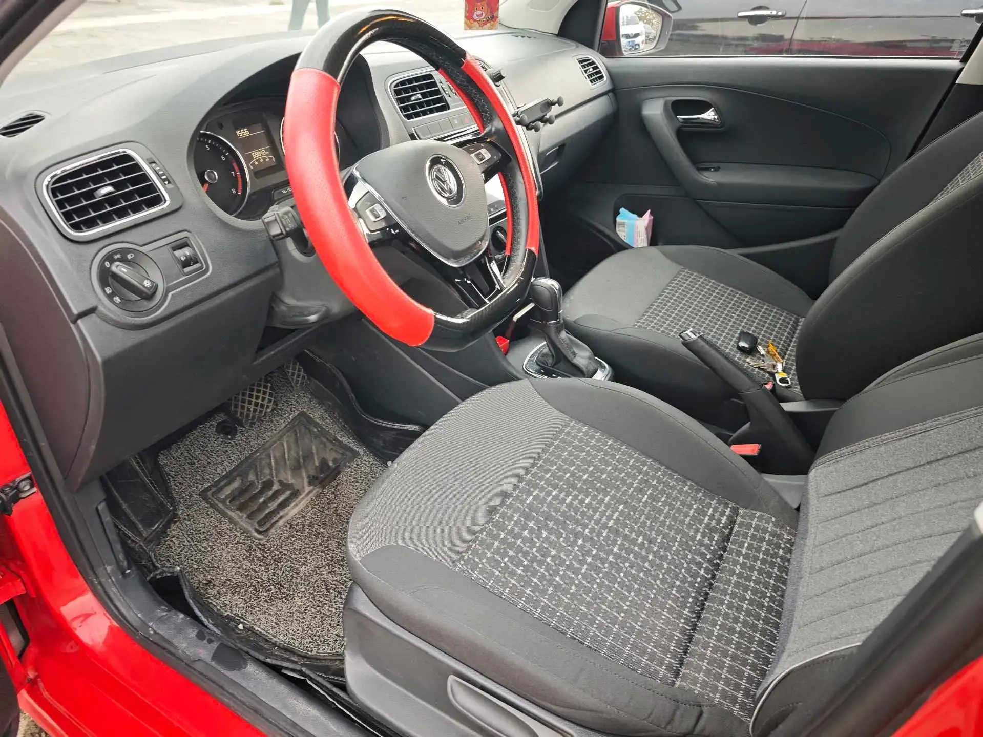 2016 VOLKSWAGEN POLO thumbnail 3