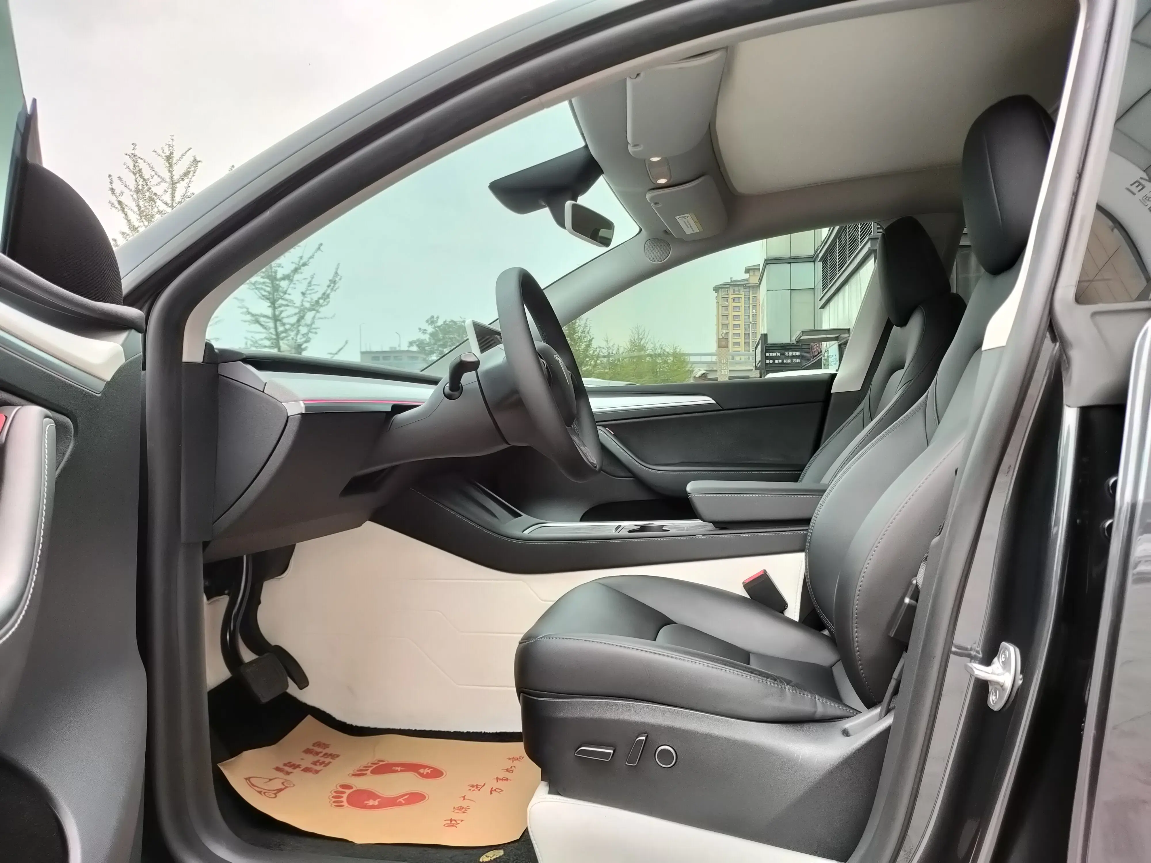 2024 TESLA MODEL thumbnail 4