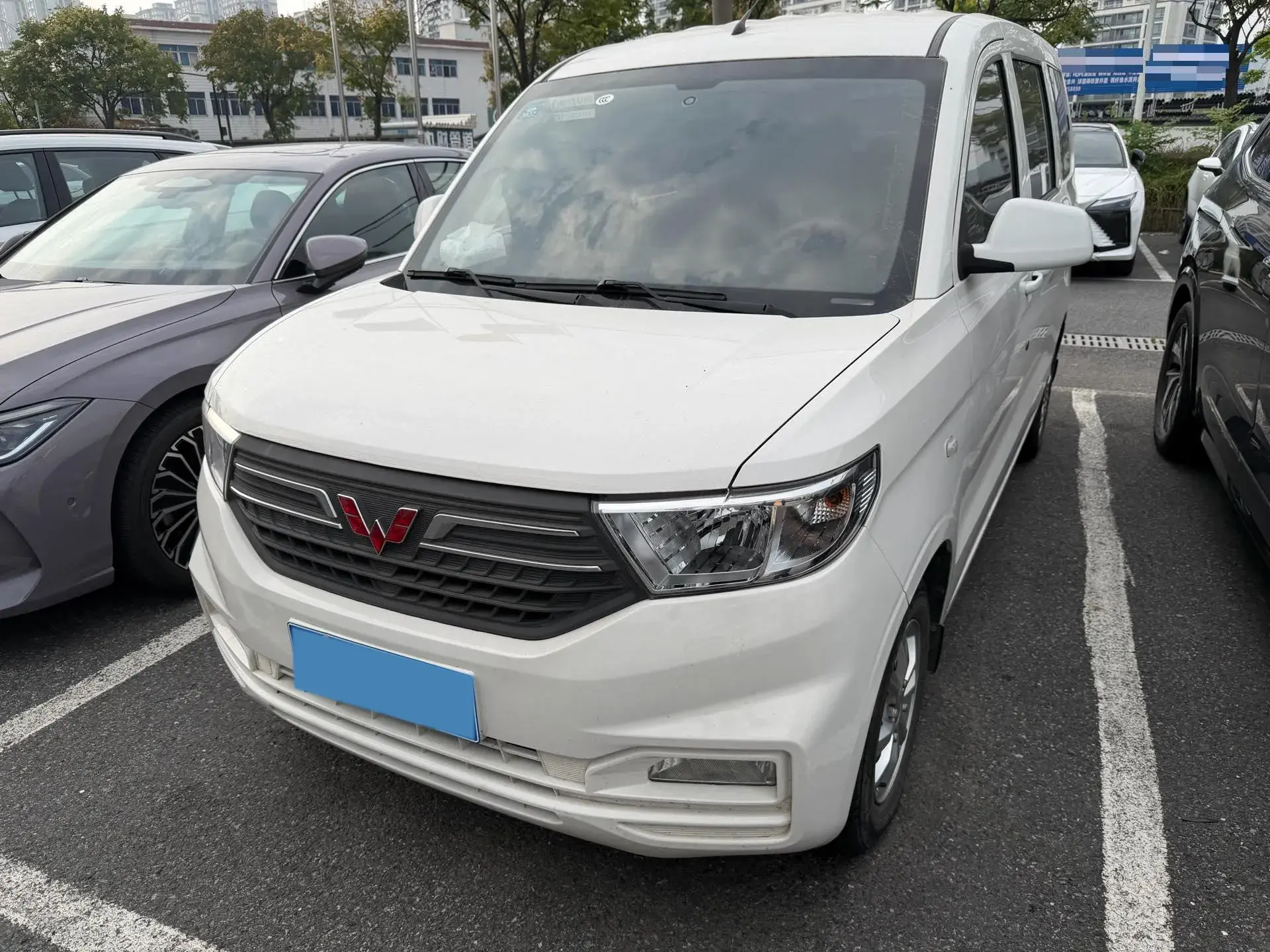 2019 WULING HONGGUANG view 1