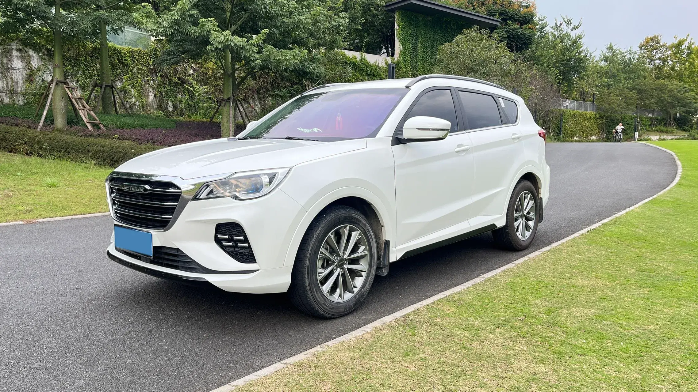 2021 JETOUR X70 view 1