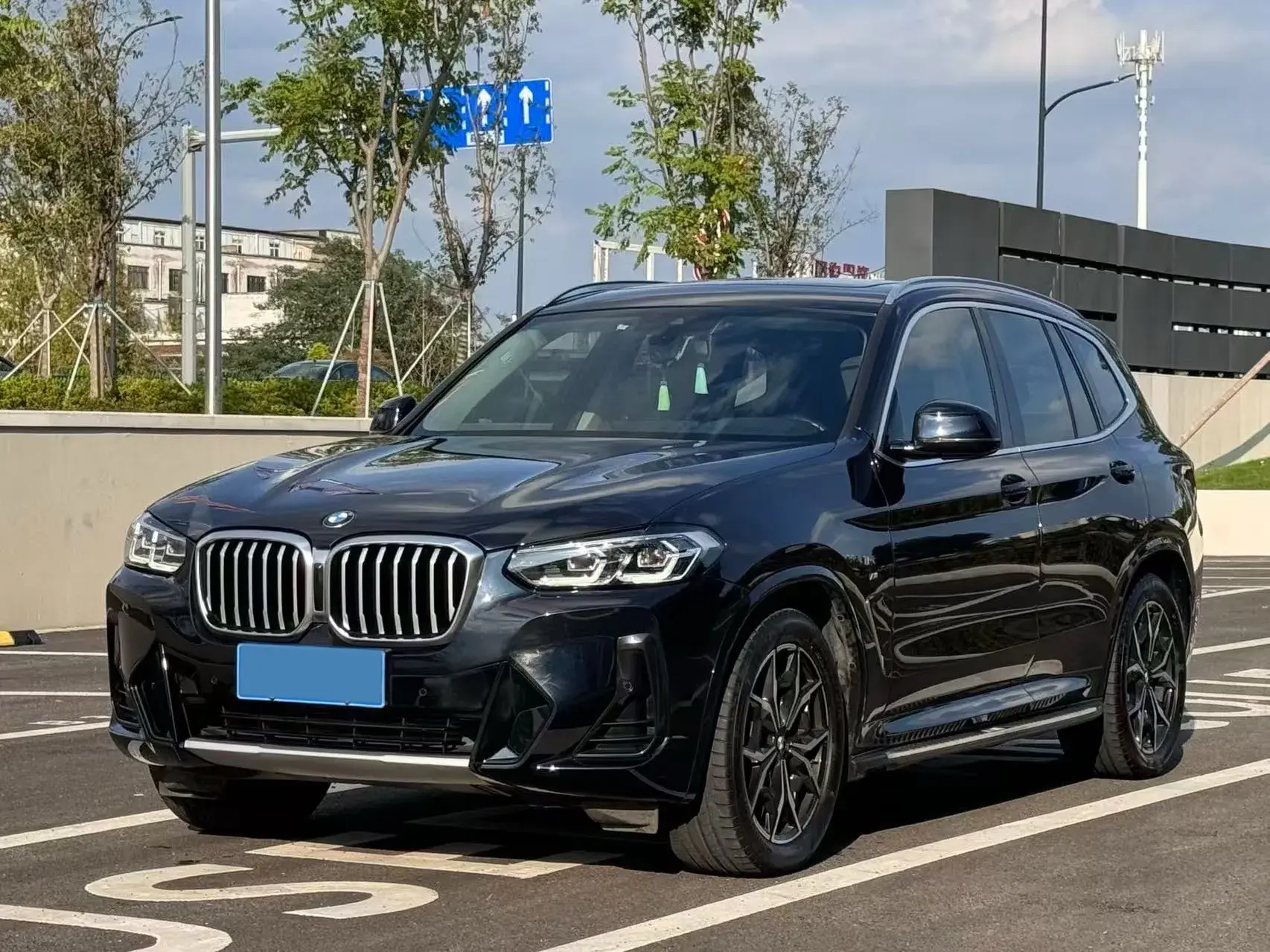 2022 BMW X3 view 1