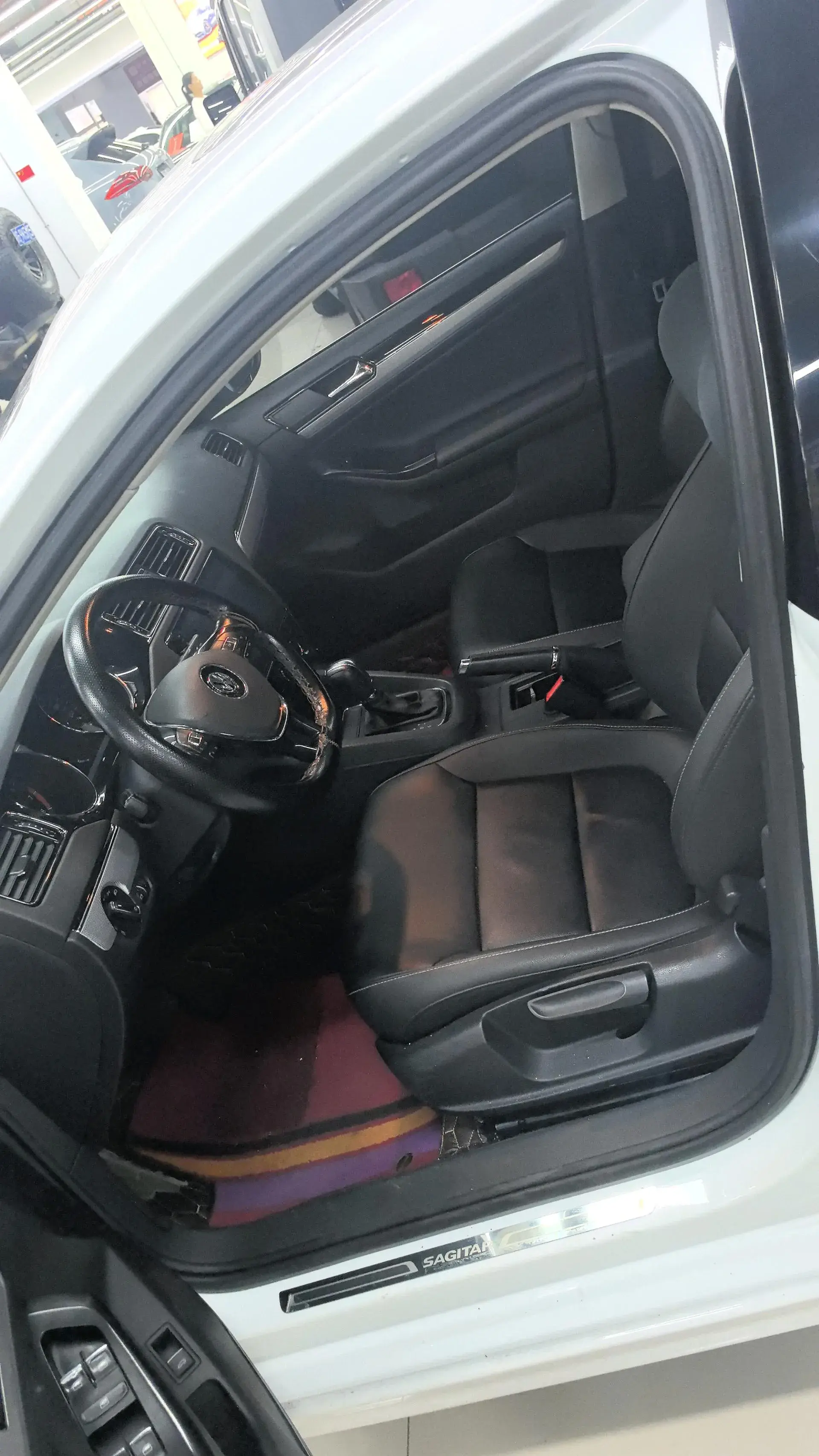 2018 VOLKSWAGEN SAGITAR thumbnail 3