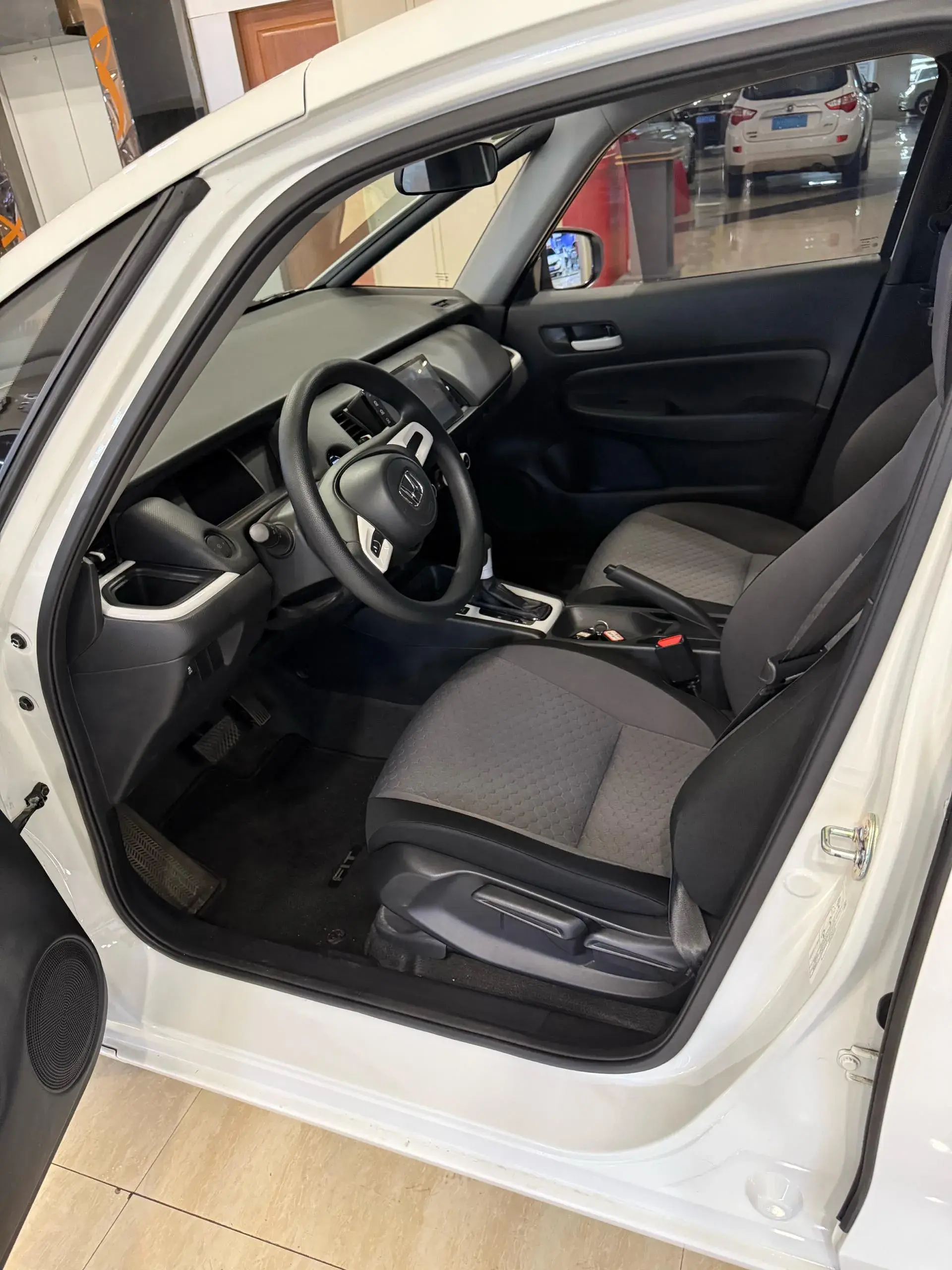 2021 HONDA FIT thumbnail 4