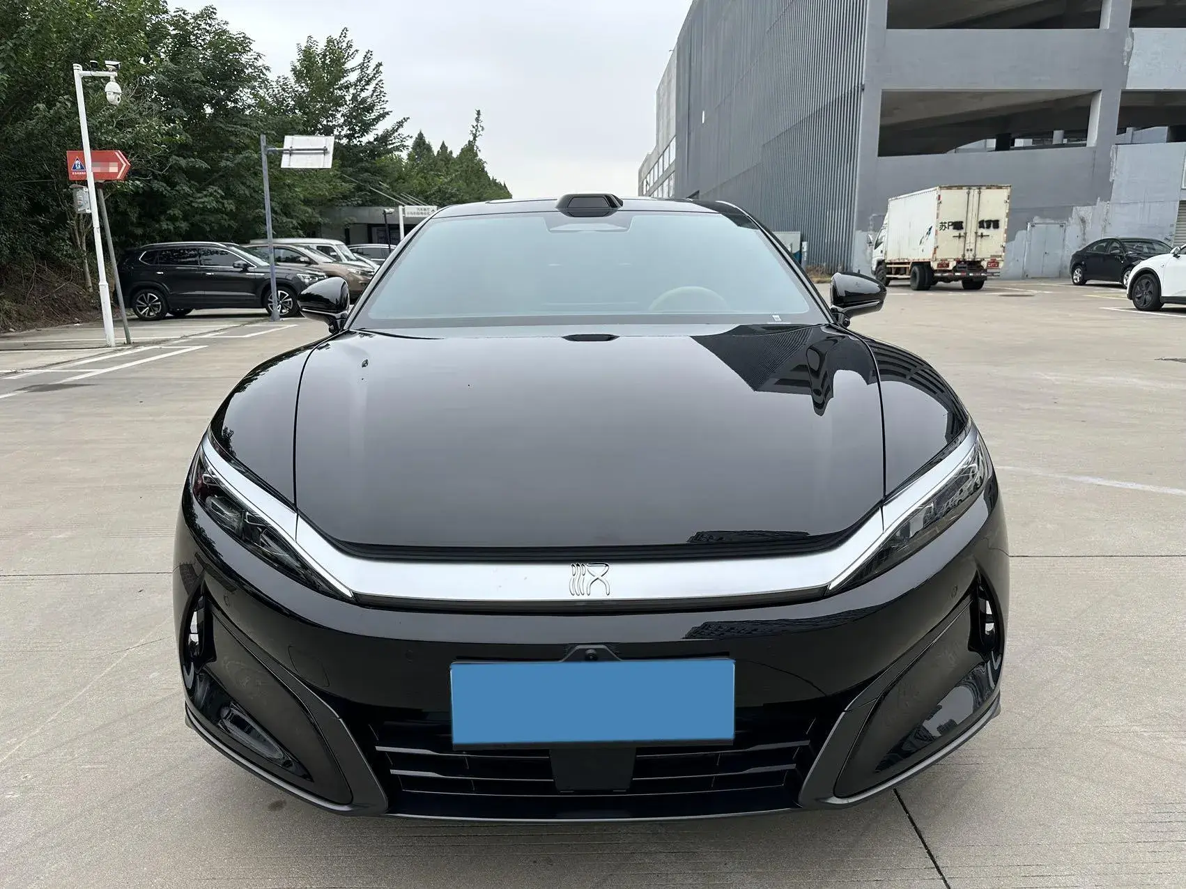 2025 BYD HANL thumbnail 2