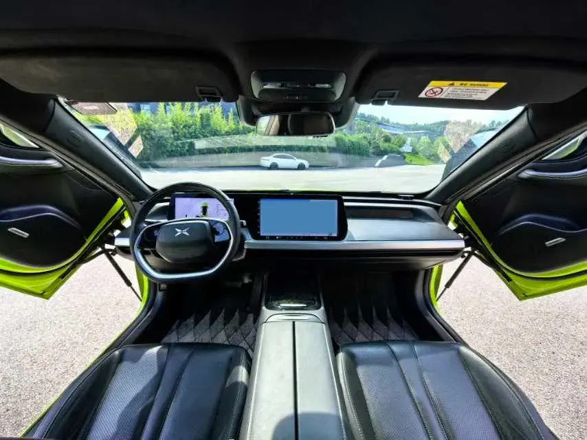 2021 XPENG P7 thumbnail 3