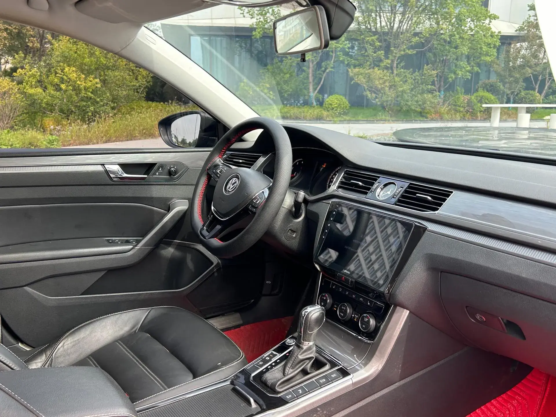 2017 VOLKSWAGEN PASSAT thumbnail 4