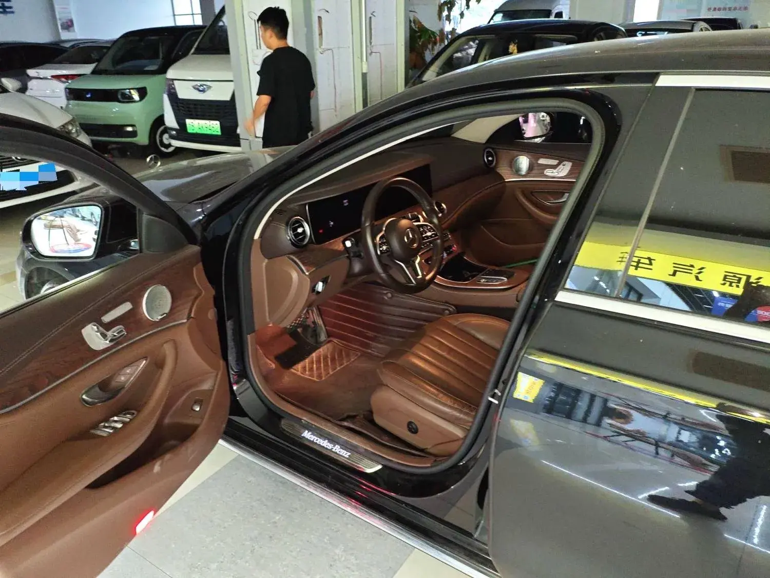 2020 MERCEDES-BENZ E thumbnail 4