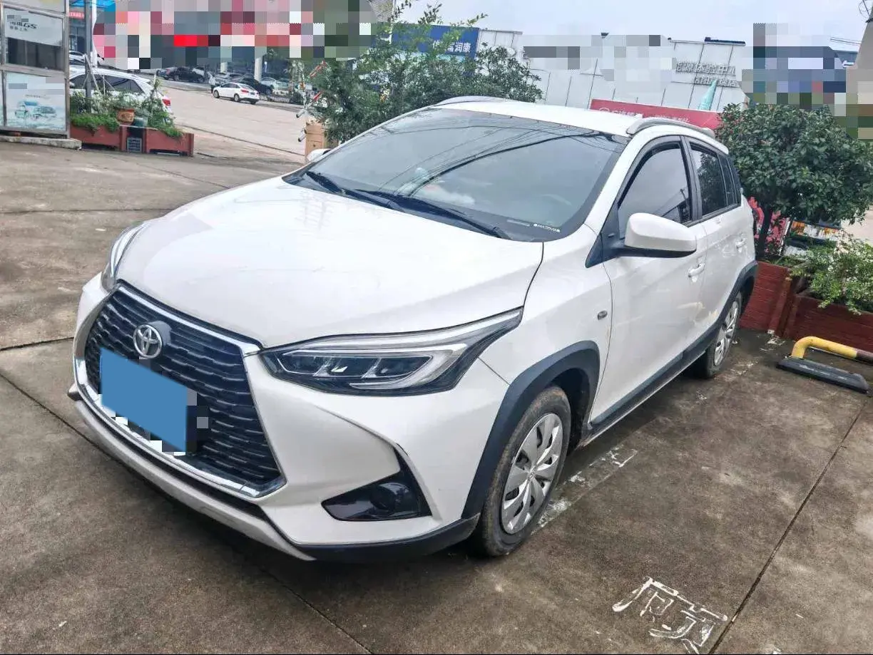 2022 TOYOTA YARIS view 1