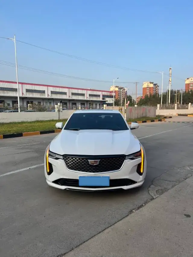 2022 CADILLAC CT4 thumbnail 2