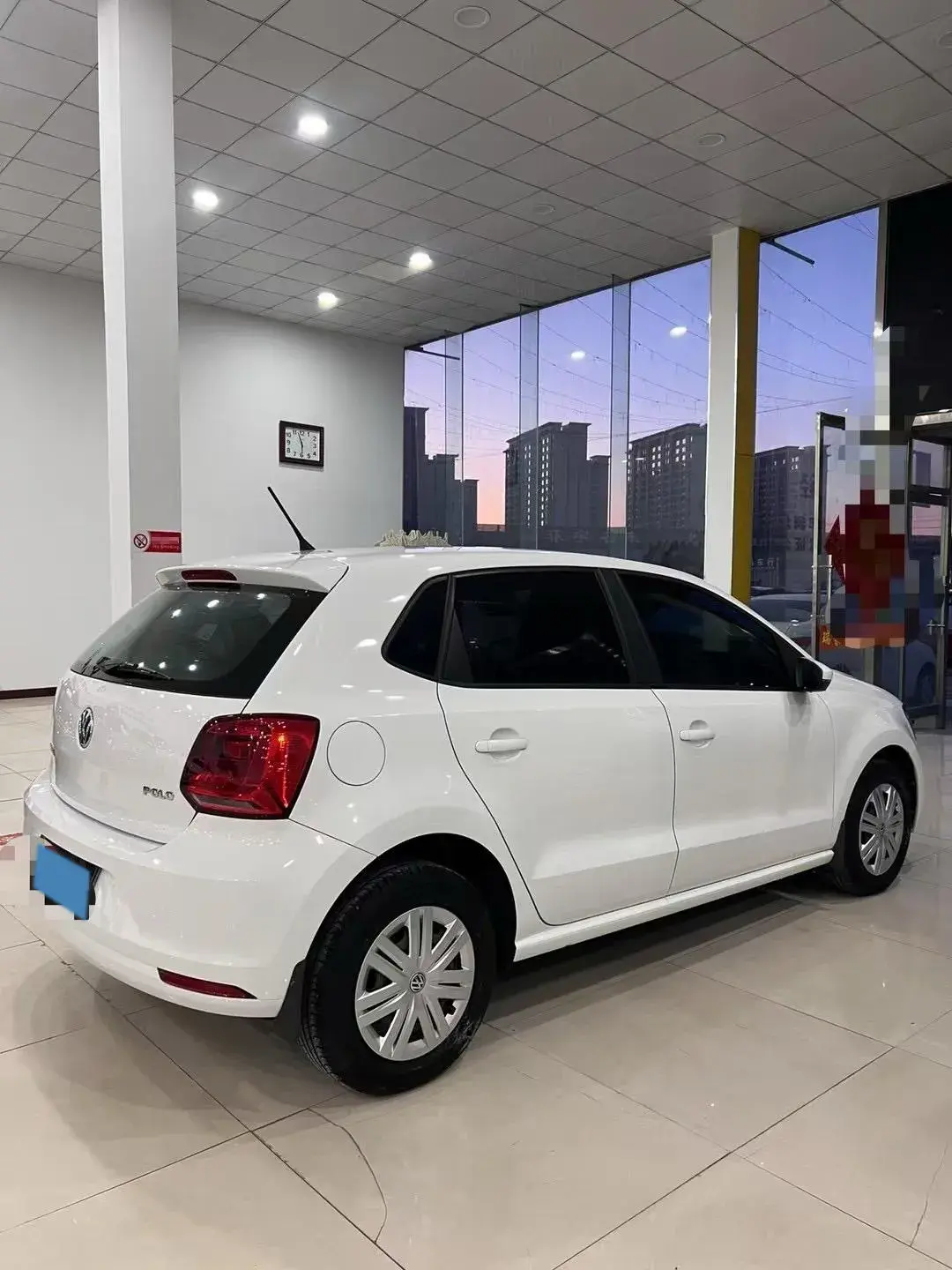 2016 VOLKSWAGEN POLO thumbnail 4