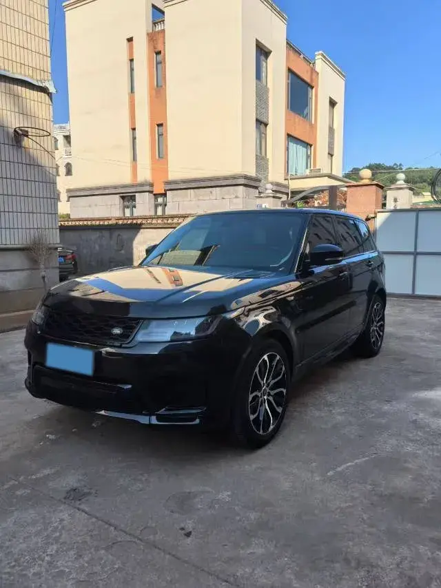 2022 LAND ROVER view 1