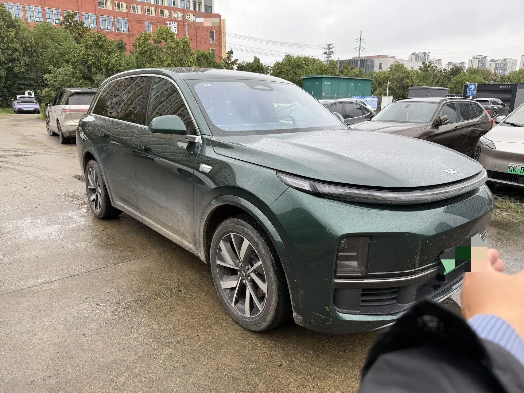 2023 LI L8 thumbnail 2