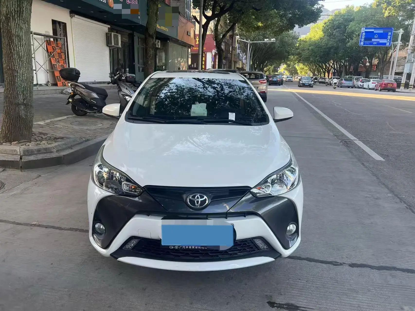 2017 TOYOTA YARIS thumbnail 2