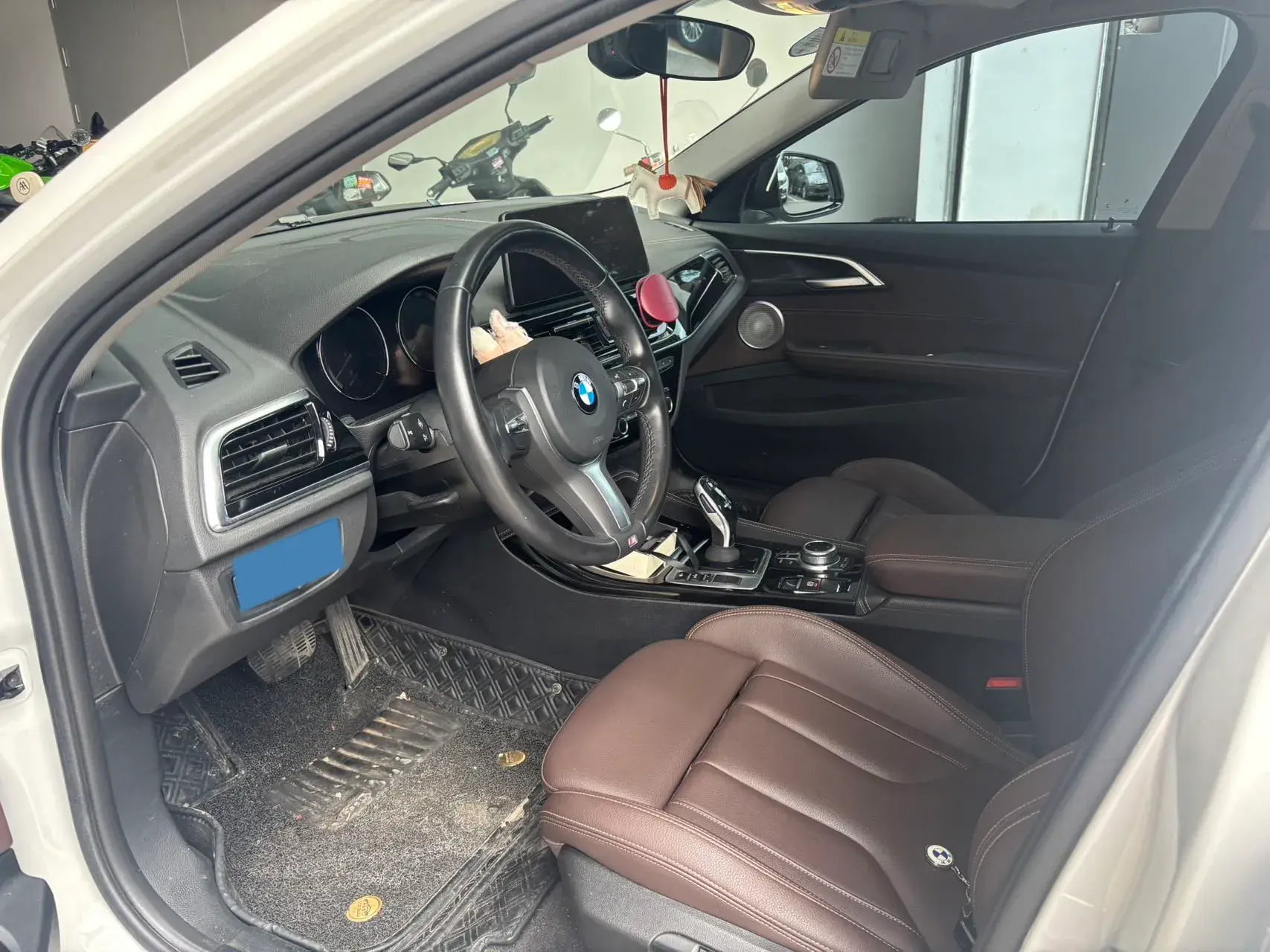 2022 BMW 1 thumbnail 3