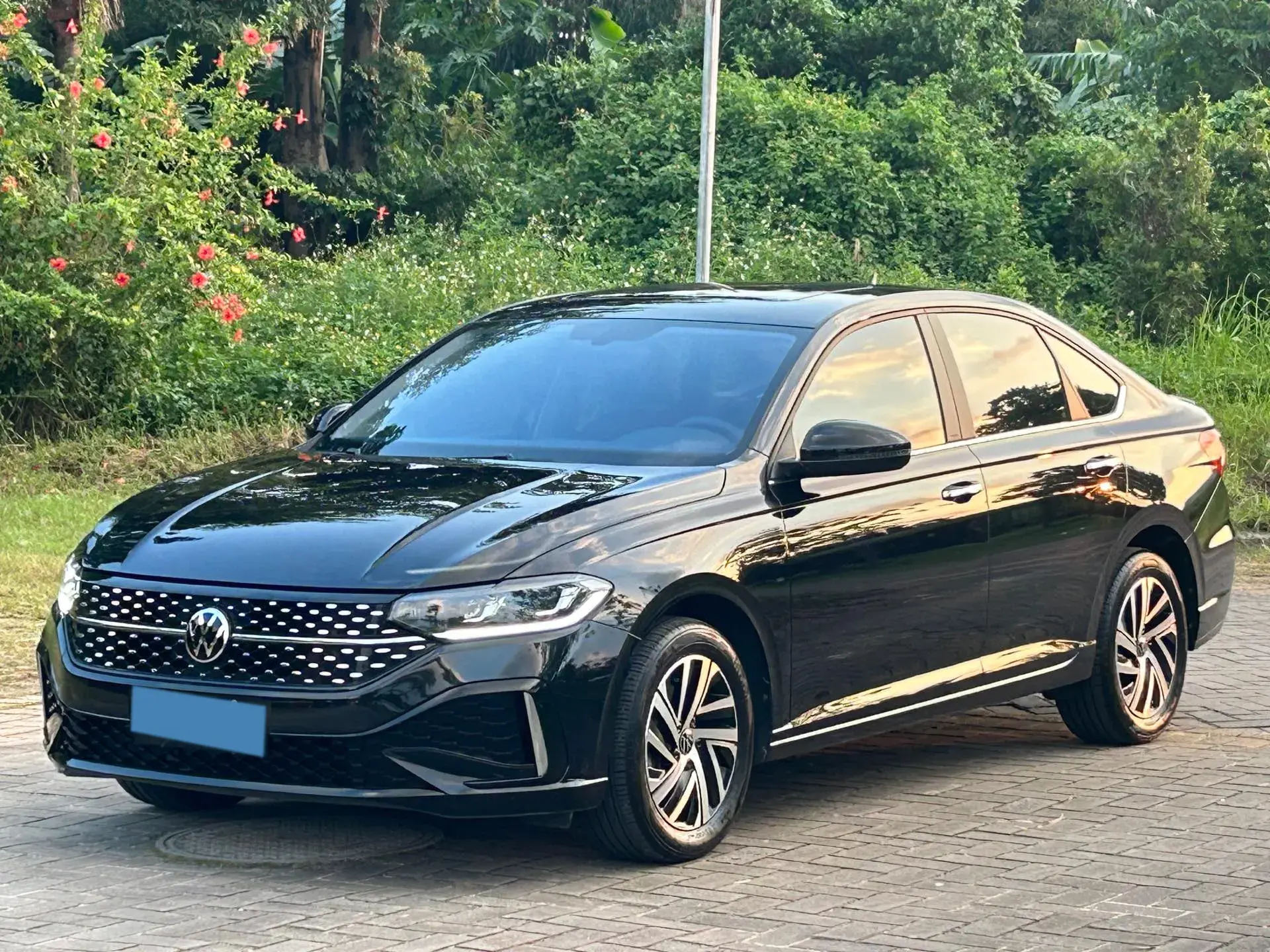 2023 VOLKSWAGEN LAVIDA view 1