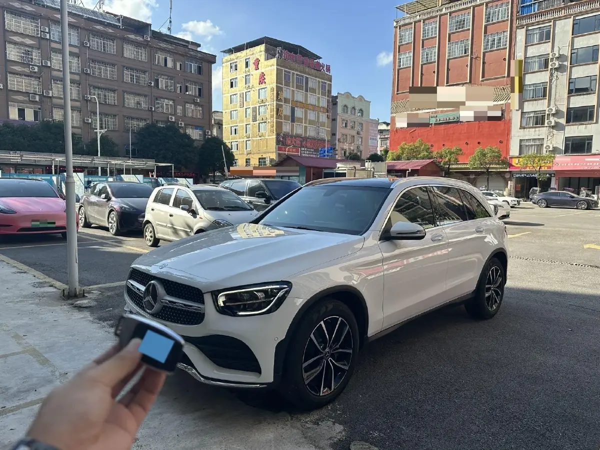 2021 Mercedes-Benz GLC Class 2.0T 197HP L4 9AT 2021 Mercedes-Benz GLC Class 2.0T 197HP L4 9AT