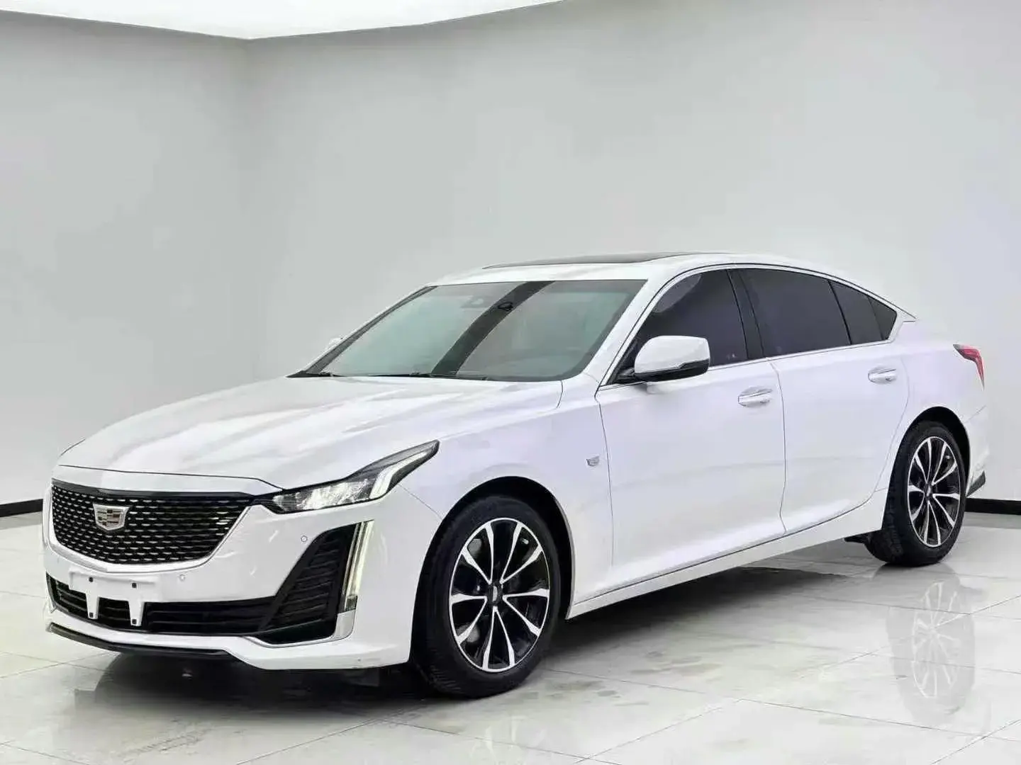 2023 CADILLAC CT6 view 1