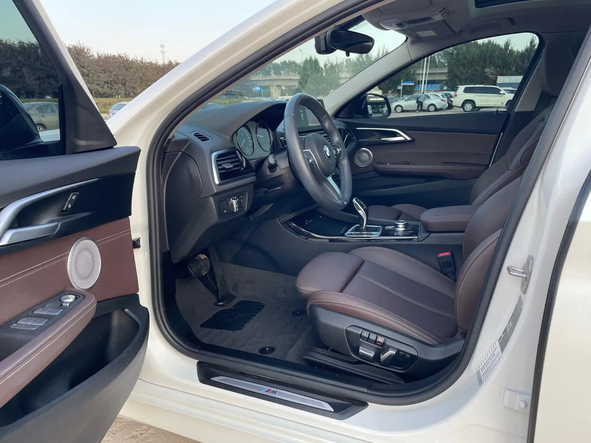 2022 BMW 1 thumbnail 4