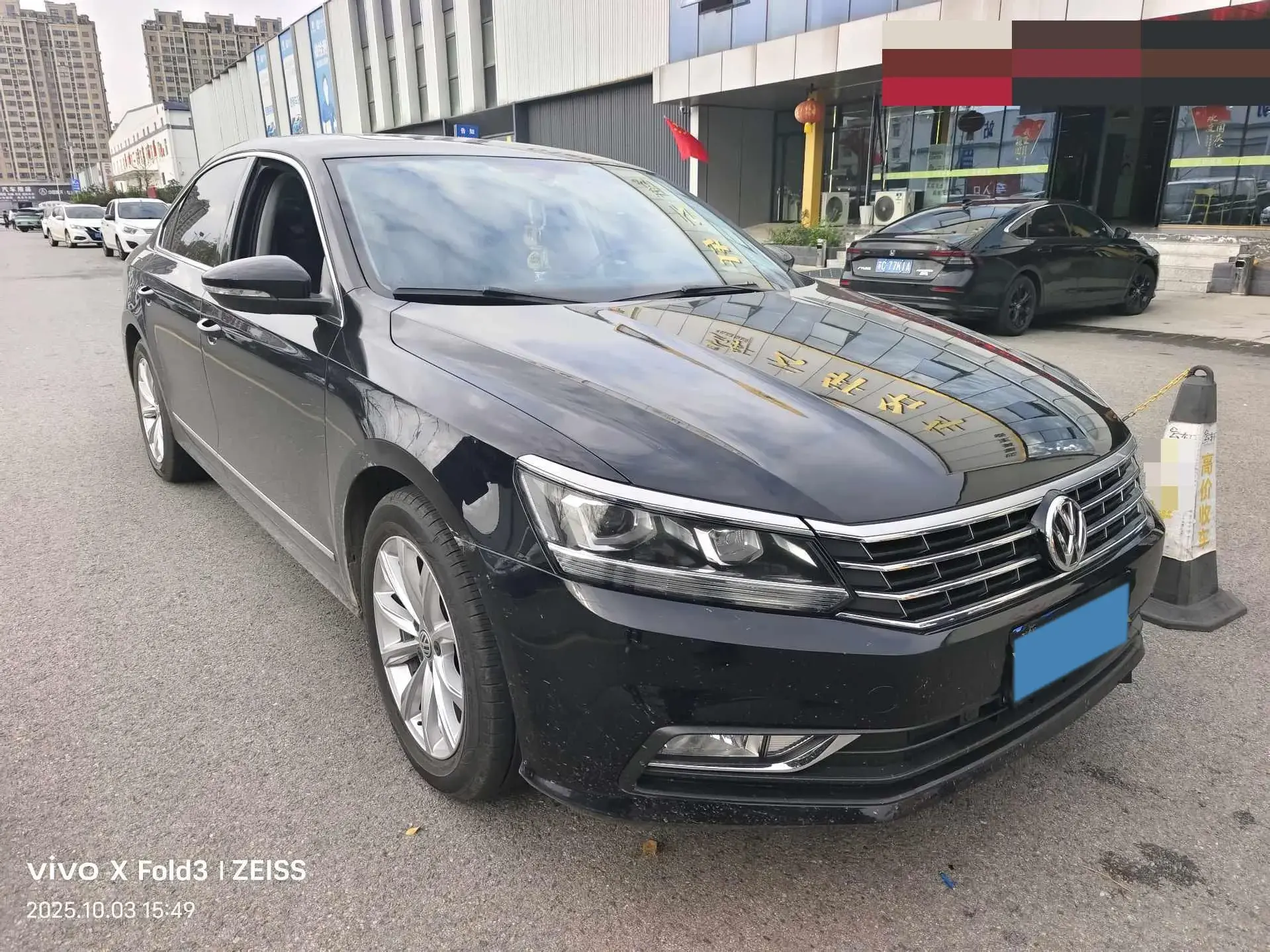 2017 VOLKSWAGEN PASSAT thumbnail 3