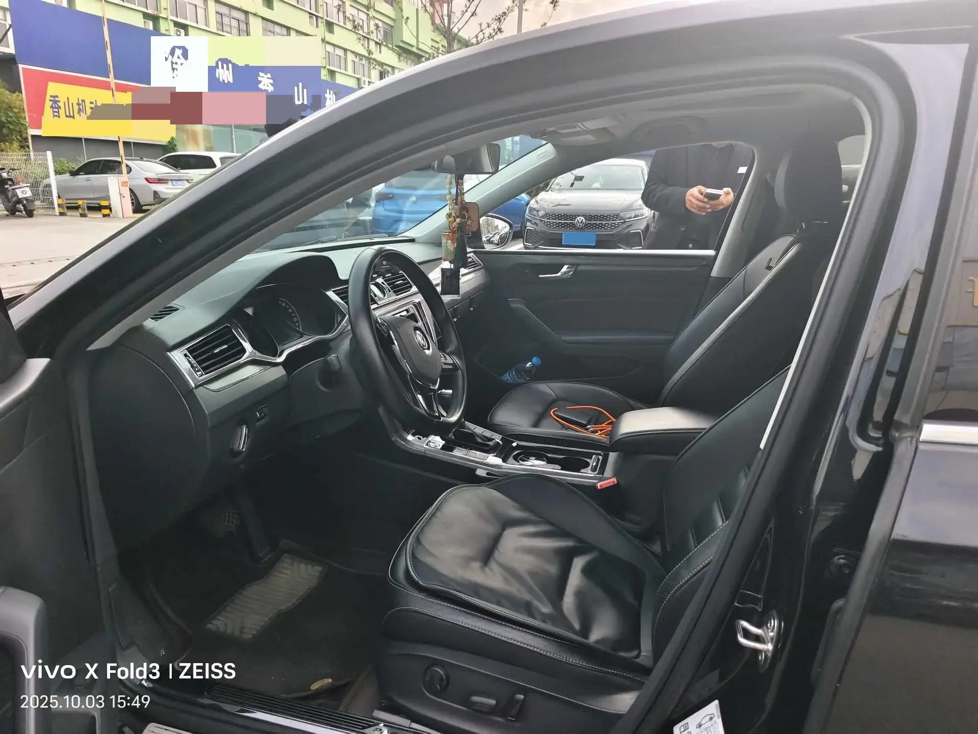 2017 VOLKSWAGEN PASSAT thumbnail 4