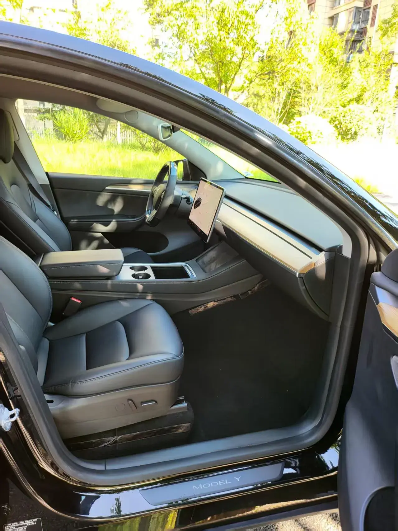 2021 TESLA MODEL thumbnail 4