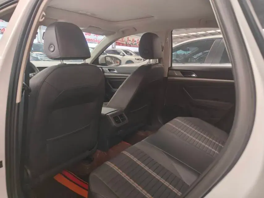 2021 VOLKSWAGEN LAVIDA thumbnail 3