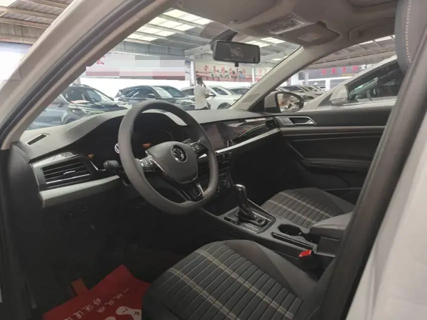 2021 VOLKSWAGEN LAVIDA thumbnail 2