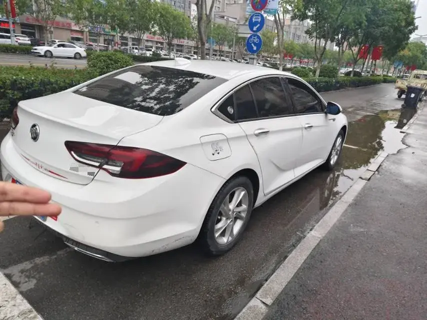 2020 BUICK REGAL thumbnail 2