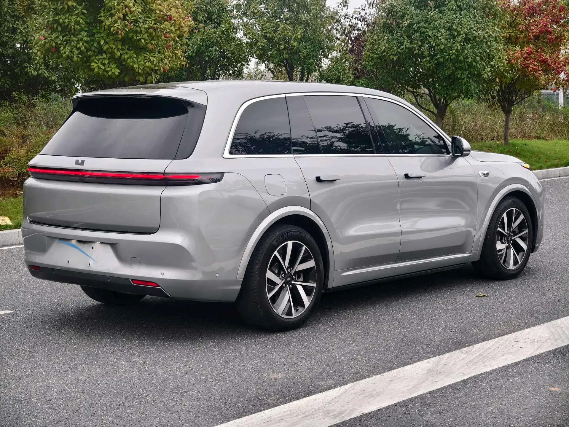 2023 LI L8 thumbnail 4