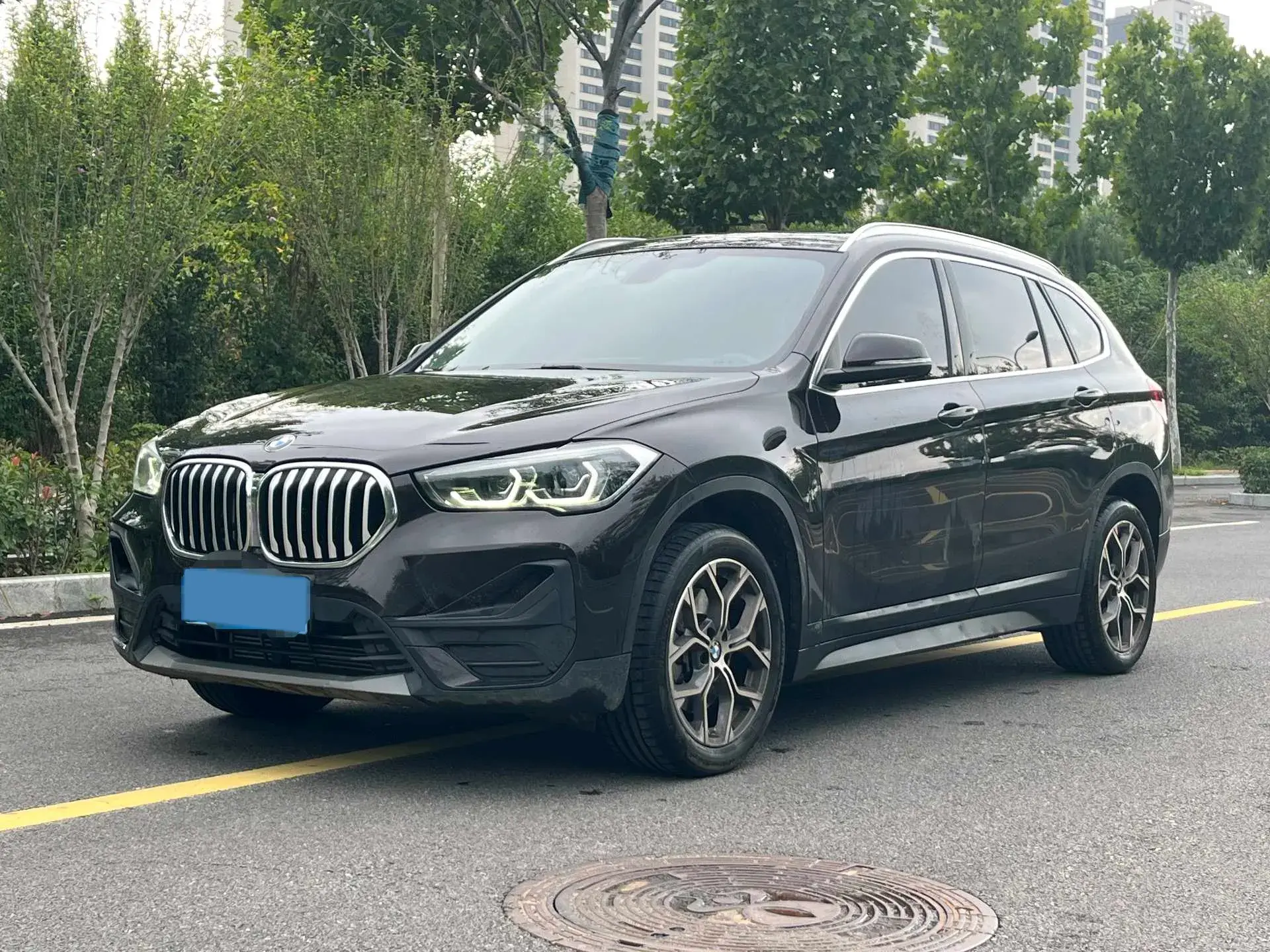 2021 BMW X1 view 1